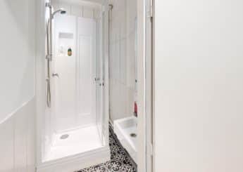 2 Rue De Choiseul Bathroom