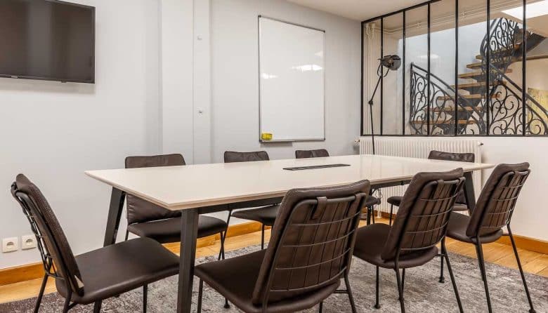 Myflexoffice bureau location paris 3 atelier saint martin salle de réunion