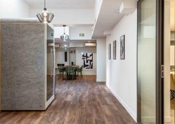 Myflexoffice Location bureaux Paris 8 Le Funes phonebox