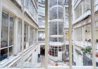 Myflexoffice Location de bureaux Paris 10 La Fabrique des Petites Ecuries Cour interieure