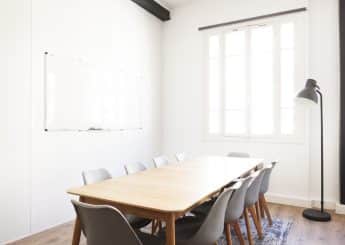 Myflexoffice location de bureaux Paris 75010 LAtelier Legendre Salle de reunion 1