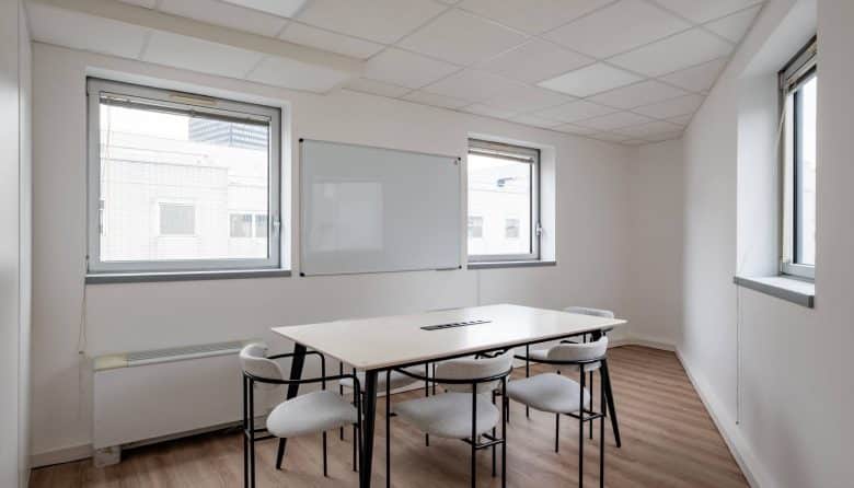Myflexoffice location bureaux Lyon 3 Le Phenix R4 salle de reunion 3