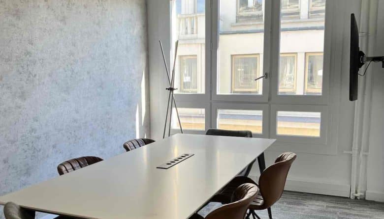 Myflexoffice location bureaux paris 10 LOpen Paradise salle de reunion